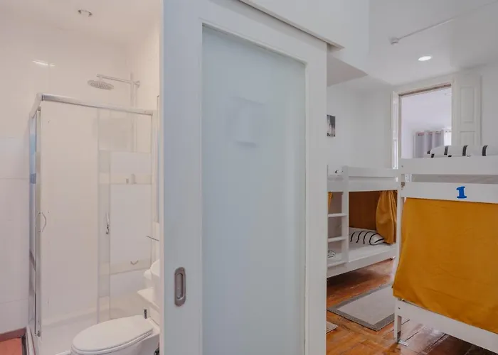 Pensión Ndussole 2*